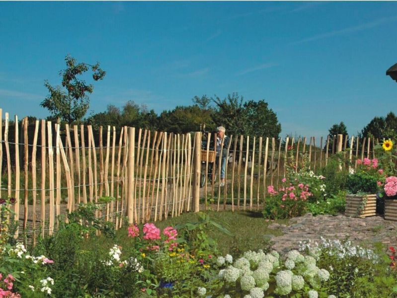 Gartenzaun Landhaus Haselnuss, naturbelassen